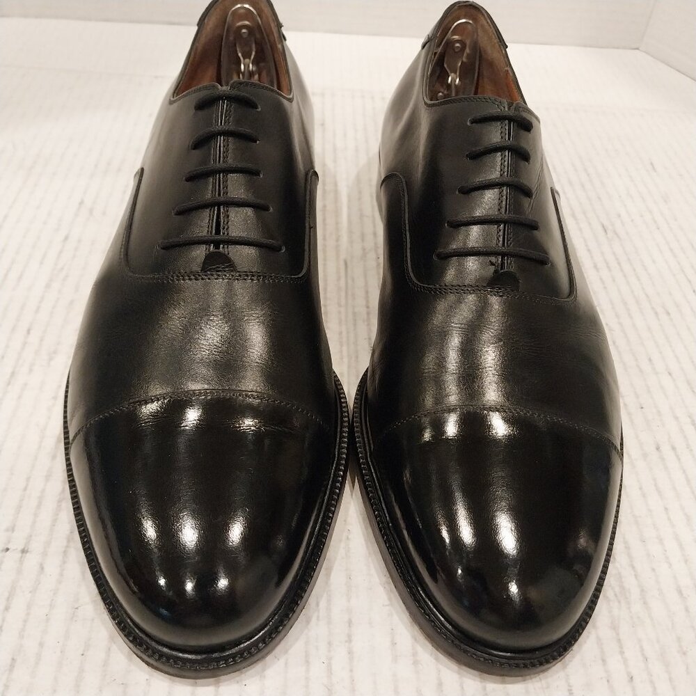 SALVATORE FERRAGAMO men's size 11 D black Oxford.